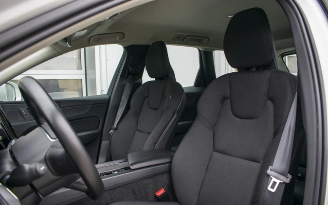 Volvo XC 60 cena 174900 przebieg: 42209, rok produkcji 2021 z Jedlina-Zdrój małe 466